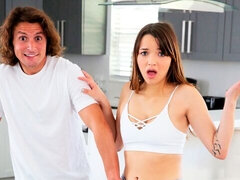 Stor kuk, Avsugning, Doggystyle, Flexibel, Handjobb, Pov, Syster, Tatuering