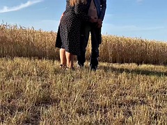 Amatööri, Iso kaunis nainen, Isot tissit, Suihinotto, Karvainen, Käsihoito, Julkinen, Venäläinen