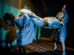 Meia nove, Anal, Traseiro, Morena, Beijar, Lésbica, Masturbação, Descascar