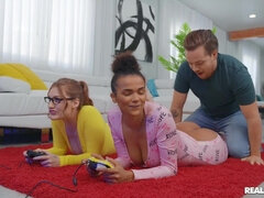 Røv, Sort, Hårdt, Imellem racer, Naturlige bryster, Pornostjerner, Trekant, Bryster