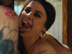 Stora tuttar, Avsugning, Långt ner i halsen, Europeisk, Ansiktsbehandling, Handjobb, Mellanrasig, Kysser