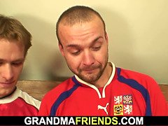 美人, ブロンド, フェラチオ, 熟年, 淫乱熟女, 母, 義母, 三人