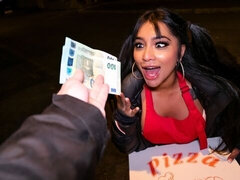 Ázsiai, Hatalmas hátsó, Monumentális dákó, Tekintélyes didik, Cumizás, Gesztenyebarna, Kutya póz, Nézőpont