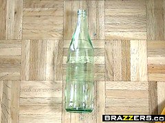 London Keyes and Johnny Sins get down and dirty in Brazzers' 7 Min video of Baby Got Boobs