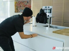 Norte americano a, Quarto, Pau, Transar de quatro, Hardcore, Cavalgar, Raspar depilar, Tetas