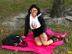 Amatőr, Cumizás, Gesztenyebarna, Kutya póz, Természetes mellek, Filigrán alkatú, Vékony, Begyek