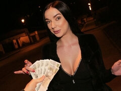 Store bryster, Pik sutte, Brunette, Lingerie, Pov, Offentlig, Strømper, Bryster