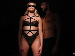 Stor røv, Stor pik, Store bryster, Blondine, Pik sutte, Hundestilling, Lingerie, Mor jeg gerne vil kneppe