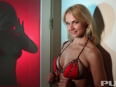 큰 가슴, 비키니, 금발의, 딜도, 하드코어, 수음, 볶다, 장난감들