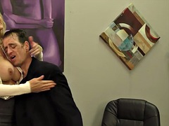 큰 음경, 사정 샷, 여자 지배, 페티쉬, 핸드잡, 수음, 나이든, 사무실