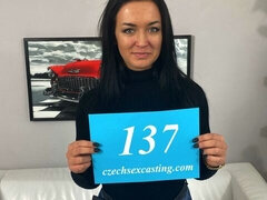 Stor rumpe, Stor kukk, Kukk suging, Bakfra, Naturlige bryster, Tenåring, Pupper