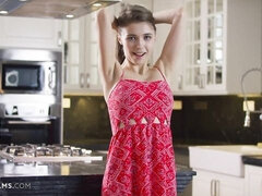 Stupendo, Culo grosso, Tette grandi, Bionda, Spalancato, Cucina, Masturbazione, Ragazza