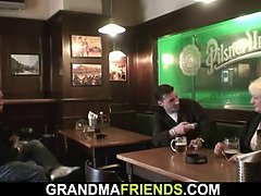 Большие сиськи, Блондинки, Постарше, Зрелые, Милф, Мамочка, Кричащие, Втроем