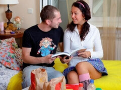 Duży tyłek, Duży kutas, Obciąganie, Brunetka, Styl na pieska, Naturalne cycki, Warkocze, Nastolatki