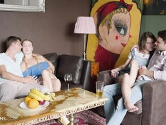 Κώλος, Ξανθιά, Πίπα, Σε στάση σκύλου στα τέσσερα, Ομάδα, Όργιο, Κοκκαλιάρης, Έφηβος