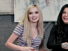 Anál, Zadok, Lízanie análu, Veľký zadok, Lesbické, Masturbácia, Tetovanie, Teenka