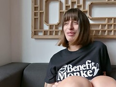 Velké péro, Kuřba, Brunetka, Stříkání spermatu, Na obličej, Nohy, Hardcore, Různé pohledy