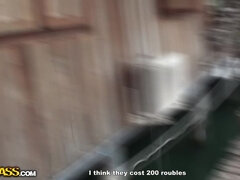 Brunette brune, Masturbation, De plein air, Public, Avaler