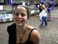 Zväčšenie, Šaty, Zející, Podpätky, Masáž, Na verejnosti, Sólo, Upskirt