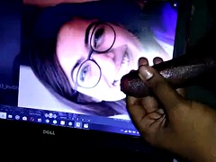 Amatéři, Asijské, Velké péro, Kuřba, Gay, Honění, Masturbace, Seřezání