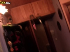 Blondýna, Venku, Na veřejnosti, Strip