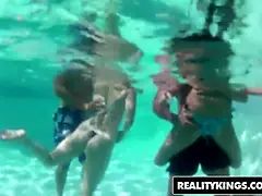 Zunanji izliv, Temnopolti, Obrazno, Hd, Prvoosebno snemanje seksa, Resničnost, Koščena, Najstnice