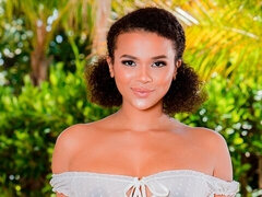 Amateur, Grosse bite, Sucer une bite, En levrette, Noir ébène, Interracial, Petite femme, Adolescente