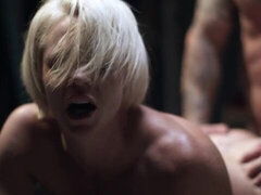 Stor rumpe, Stor kukk, Blond, Kukk suging, Bakfra, Milf, Kort hår, Pupper