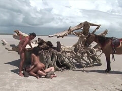 Plage, Gros seins, Double pénétration, Français, Seins naturels, Rétro ancien