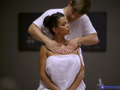 Péro, Evropské, Na obličej, Nohy, Masáž, Olej, Krátké vlasy, Vlhká