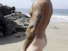 Amatør, Strand, Stor kukk, Sperm skott, Onani, Alene, Tattovering