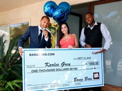 오랄섹스, 흑갈색 머리, 도기스타일, 머리카락이 많은, 핸드잡, 청소년, 쓰리섬, 젖가슴