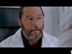 Μεγάλα βυζιά, Σκληρό, Νοσοκόμα