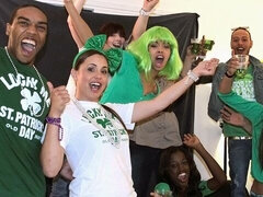 18 años, Culo grande, Mamada, Estilo perrito, Ébano, Interracial, Tetas naturales, Tetas