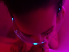 Amatør, Brunette, Barmfager, Sæd i munnen, Dype svelg, Tattovering, Tenåring, Pupper