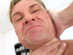 Anal, Brunette, Langt ned i halsen, Dobbelt penetration, Gaping, Trusser, Trekant, Bryster