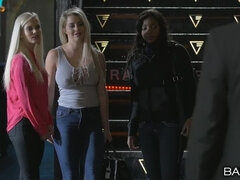 Gros seins, Blonde, Noir ébène, Européenne, Lesbienne, Bureau, Chatte, Voyeur