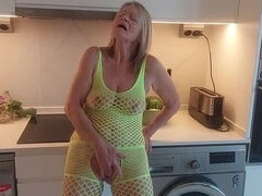 Gros seins, Blonde, Femelle, Mamie, Cuisine, Masturbation, Naturelle, Pute