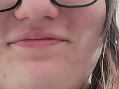 18 años, Dominacion femenina, Gafas, Humillación, Pov, Adolescente