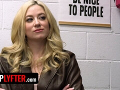 Pummelig, Hundestellung, Hd, Schüchtern, Sich ausziehen, Taboo, Jungendliche (18+), Tanga