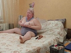 Mooie dikke vrouwen, Grote kont, Harig, Rijpe lesbienne, Kut duiken, Russisch, Alleen, Stiefmoeder