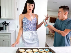 Большая жопа, Большой член, Минет, Брюнетки, Собачьи, На кухне, Натуральные сиськи, Сиськи