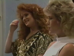 Velké kozy, Blondýna, Brunetka, Dávení penisem, Skupina, Vlasaté, Kozičky, Zastaralé