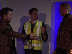 Amatőr, Seggnyalás, Ondó fröcskölés, Kutya póz, Arcra élvezés, Nyalás, Segg falás, Hármas