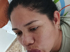 Beautiful Girl Deepthroat Sucker