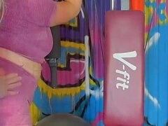 Amatorka, Piękne grube kobiety, Blondynka, Obciąganie, Wytrysk do ust, Siłownia, Spandex, Sport