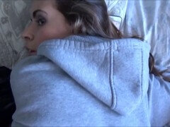 18 ans, Amateur, Sucer une bite, Éjaculer dans la bouche, Tir de sperme, Petite femme, Jarretelles, Adolescente