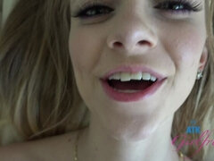 Blondine, Pik sutte, Creme tærte, Fodjob, Håndjob, Orgasme, Pov, Barberet