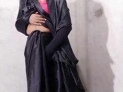 18 ans, Anal, Cul à la bouche, Tante, Bisexuelle, Couple, Conversation vulgaire, Toilettes