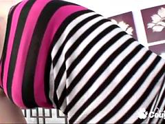 Grote mammen, Bruinharig, Handbeurt, Latijnse vrouw, Masseren, Moeder die ik wil neuken, Roodharige vrouw, Tieten likken